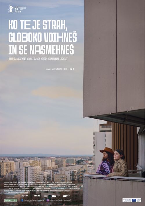 Ko te je strah, globoko vdihneš in se nasmehneš